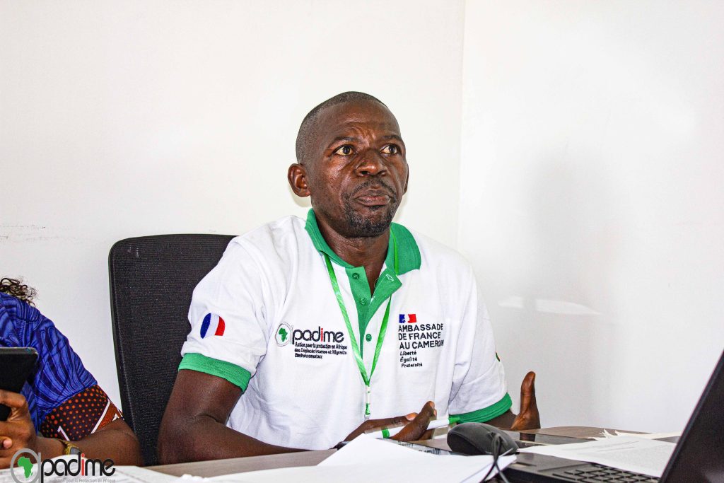 M. Ebanda, chef d’antenne de la radio communautaire de MINDOUROU : Radio Soleil